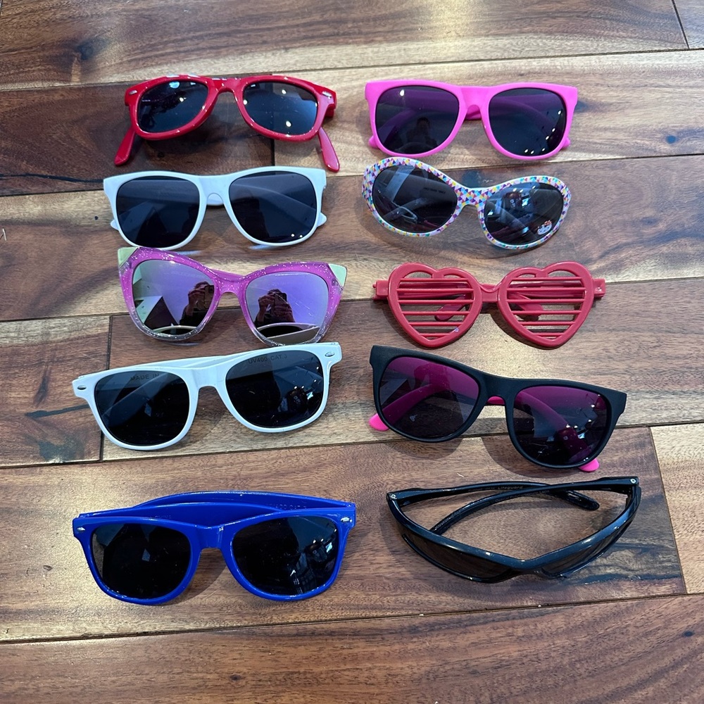 Lot of 9 girl sunglasses